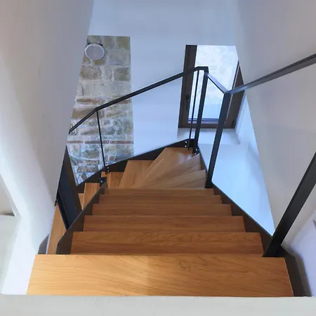 Villa Casa Dei Fiamminghi 10&2, Emma *